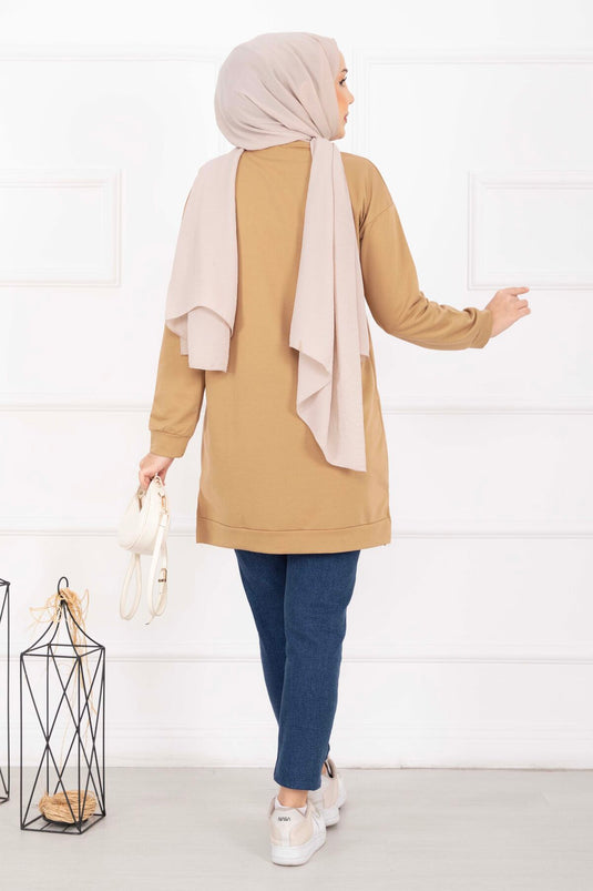 Tunique voilée camel ornée de pierres avec pompons