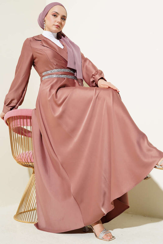 فستان ساتان مزدوج الصدر بحزام حجري