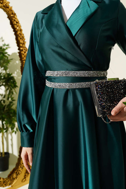 فستان ساتان مزدوج الصدر بحزام حجري، زمردي
