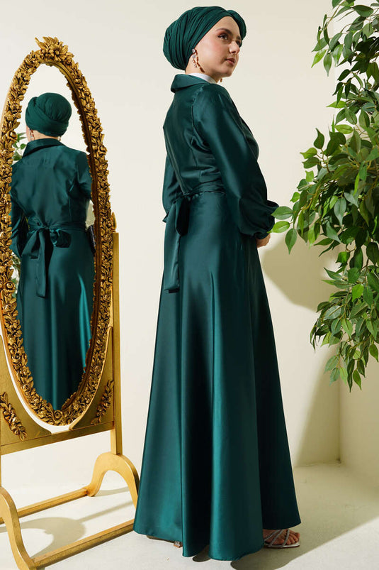 فستان ساتان مزدوج الصدر بحزام حجري، زمردي