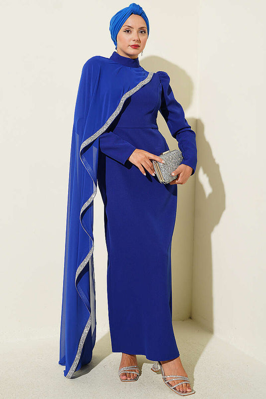 Abendkleid Mit Tüllcape Und Steinstreifen