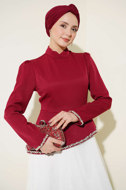 Abito da cerimonia bordeaux con decorazioni in pietra e rifiniture
