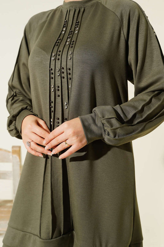 بدلة لويشا من قطعتين مزينة بالأحجار باللون الكاكي