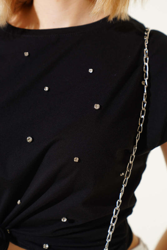 تي شيرت أسود بأكمام صفرية مزين بالأحجار