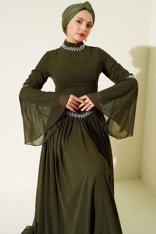 Robe de soirée en mousseline ornée de pierres kaki