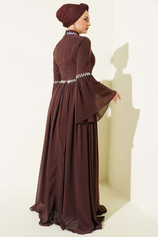 Robe de soirée en mousseline ornée de pierres, couleur café