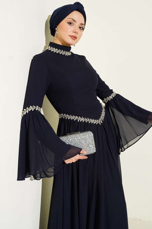 فستان سهرة شيفون مزين بحجارة باللون الأزرق الداكن