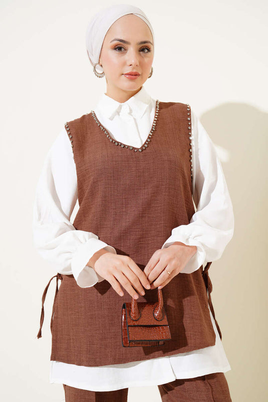 Ensemble trois pièces à nouer sur le côté et orné de pierres marron