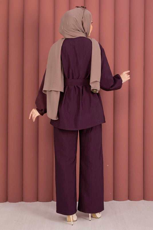Ensemble double bordeaux avec ceinture à boutons dorés design