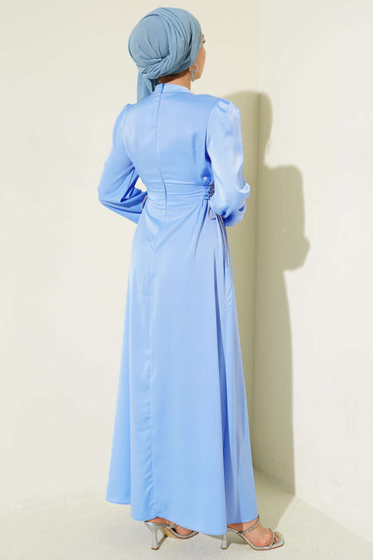 Robe de soirée en satin avec pierres et liens Bleu bébé