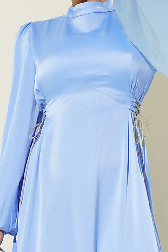Robe de soirée en satin avec pierres et liens Bleu bébé