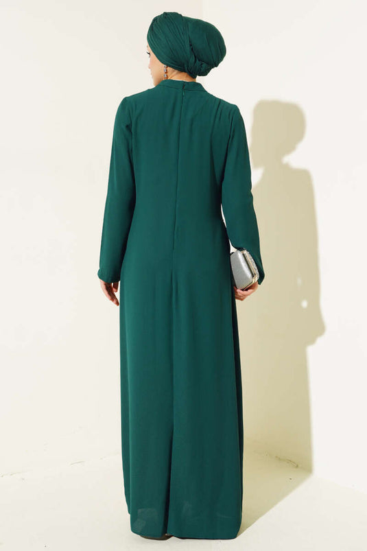 فستان سهرة مقاس كبير مرصع بالزمرد