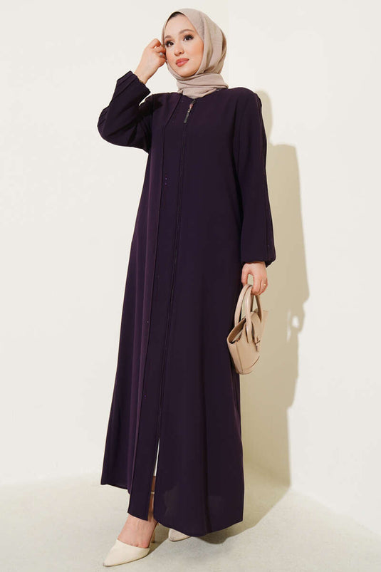 Abaya grande taille matelassée à épaules cousues et pierres violettes