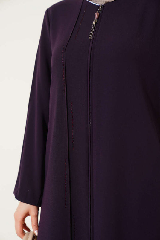 Abaya grande taille matelassée à épaules cousues et pierres violettes