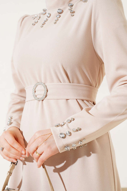 Taşlı Kemer Tokalı Elbise Bej