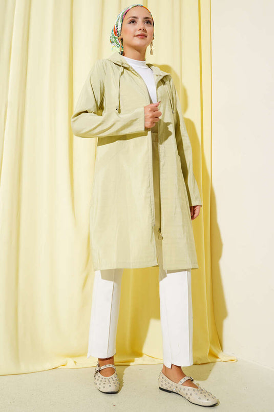 قبعة بغطاء رأس مطرزة بالحجر باللون الأخضر المائي