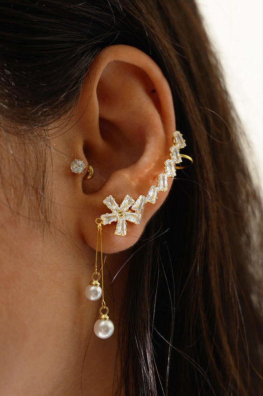 Pendiente de cartílago tragus con piedras incrustadas, oro