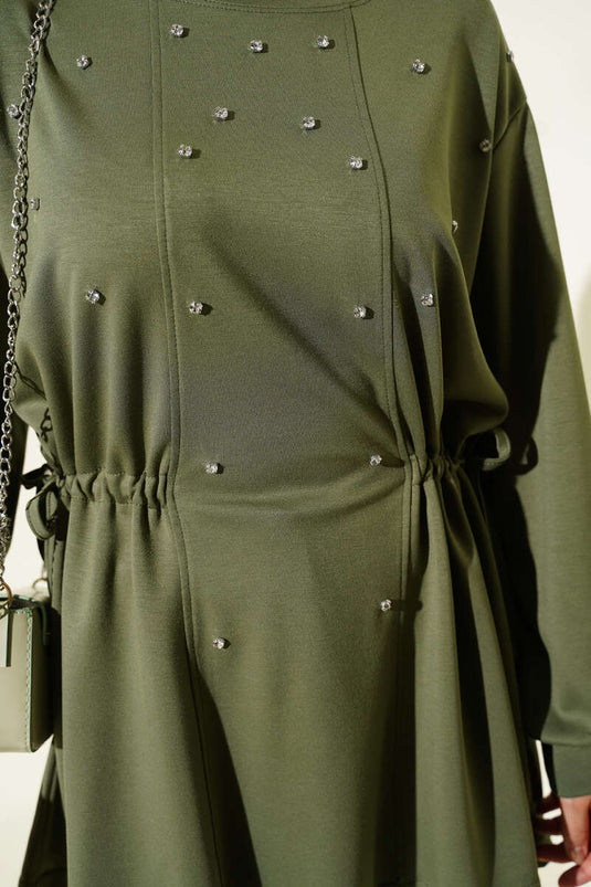تونيك لويشة بحجر جانبي ورباط باللون الأخضر الزيتوني