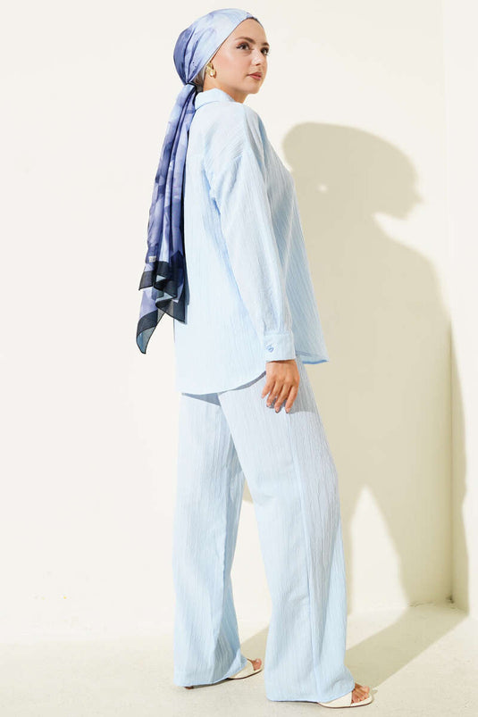 بدلة أساسية من قطعتين بجيب واحد باللون الأزرق