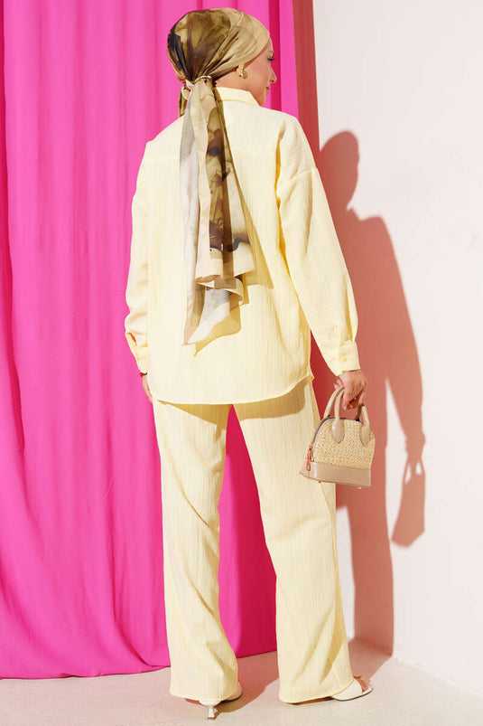 بدلة أساسية من قطعتين بجيب واحد باللون الأصفر