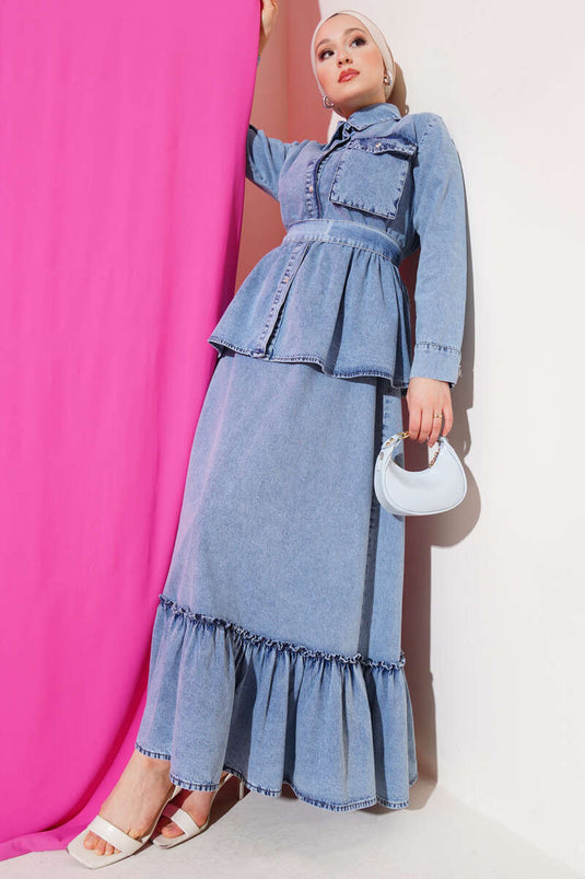 Ensemble robe salopette en jean bleu denim avec ceinture et poche unique