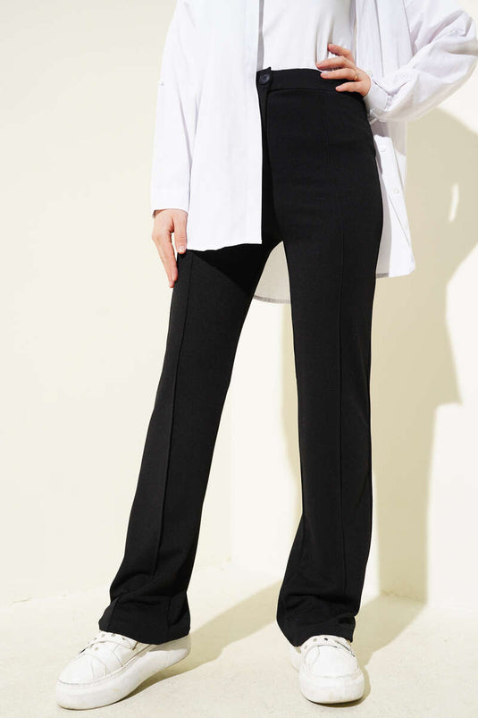 بنطلون بزر واحد باللون الأسود