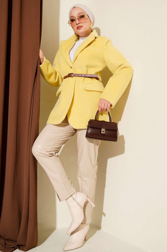 Veste barbu ceinturée à un bouton jaune