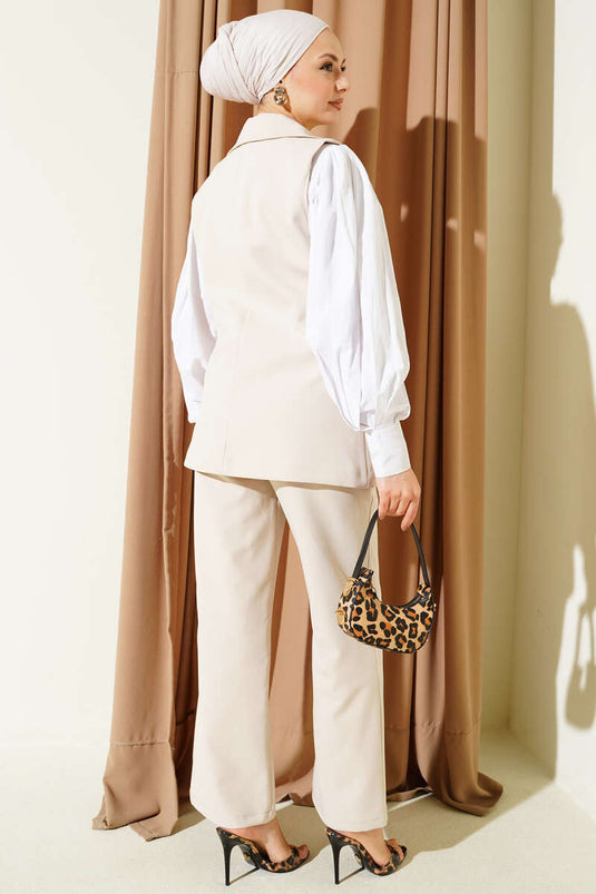 طقم بليزر بياقة متقاطعة مع صدرية بزر واحد بلون بيج