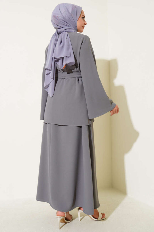 بدلة مزدوجة الصدر بحزام بزر واحد باللون الرمادي