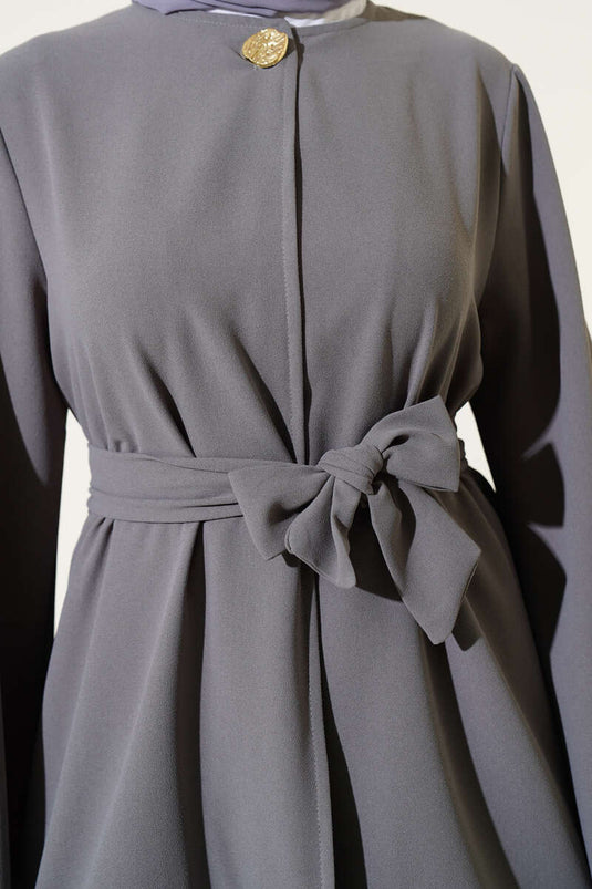 بدلة مزدوجة الصدر بحزام بزر واحد باللون الرمادي