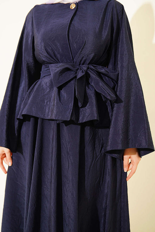 Ensemble deux pièces jupe ceinturée à un bouton bleu marine