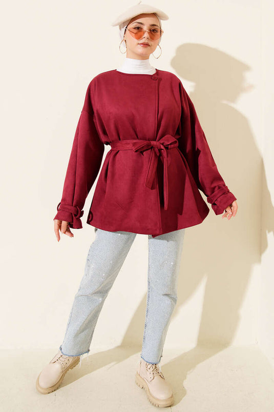 جاكيت من جلد الغزال بحزام بزر واحد، لون عنابي