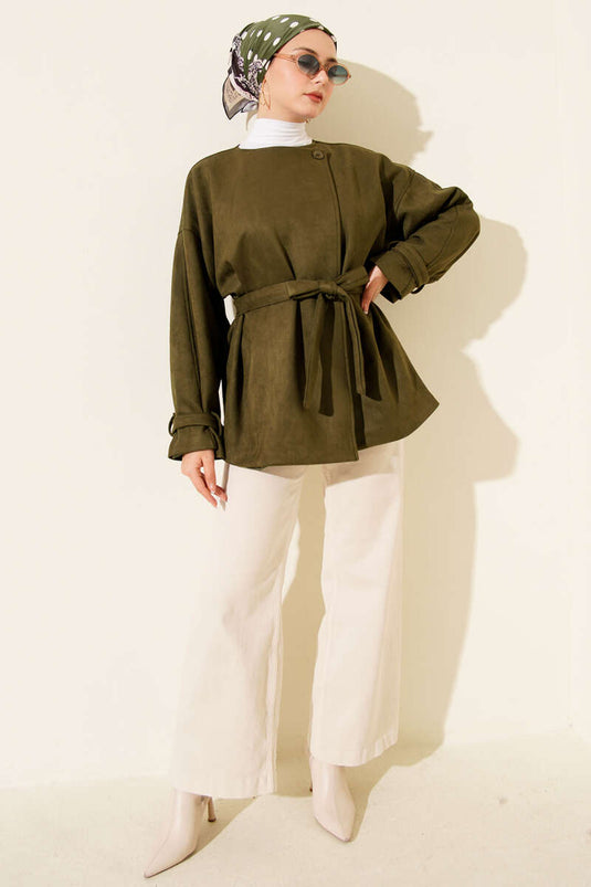 جاكيت من جلد الغزال بحزام بزر واحد، لون كاكي