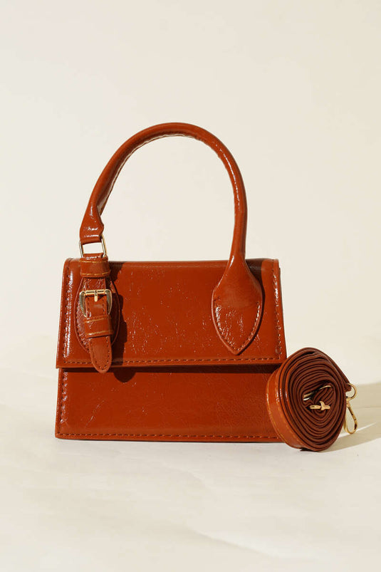 Lakleer tas met enkele riemdetail, bruin