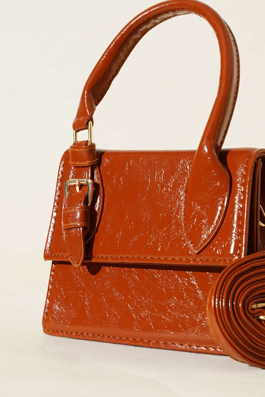 Lakleer tas met enkele riemdetail, bruin