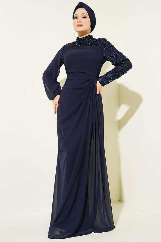 Robe de soirée à une manche avec détails en paillettes bleu marine