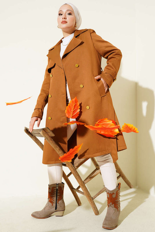 Zweireihiger Trenchcoat mit einseitiger Schulterklappe und Epauletten in Hellbraun