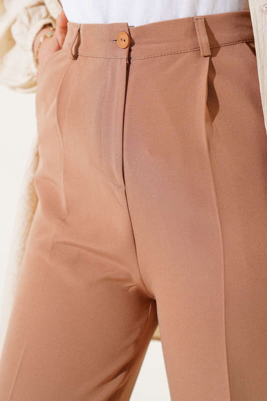 بنطلون قماشي بجيب واحد مطوي من لاتيه