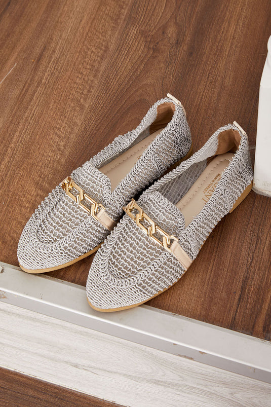حذاء باليرينا من القش بتفاصيل مشبك باللون الرمادي