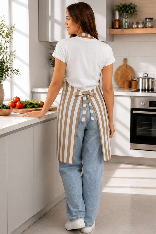 Delantal De Cocina Con Rayas Y Broche En Beige