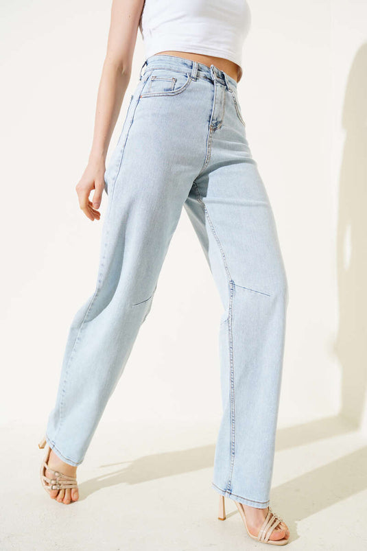 Jean ample à boucle et pinces couleur neige claire