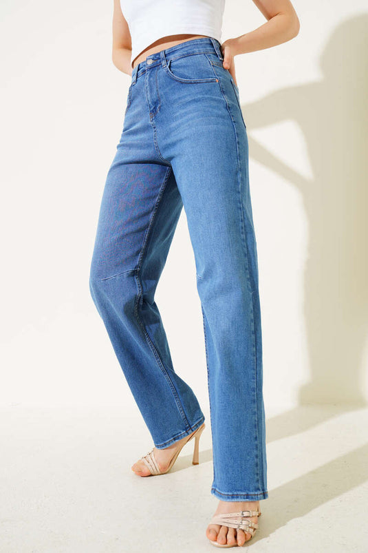 Jean baggy bleu à boucle et pinces