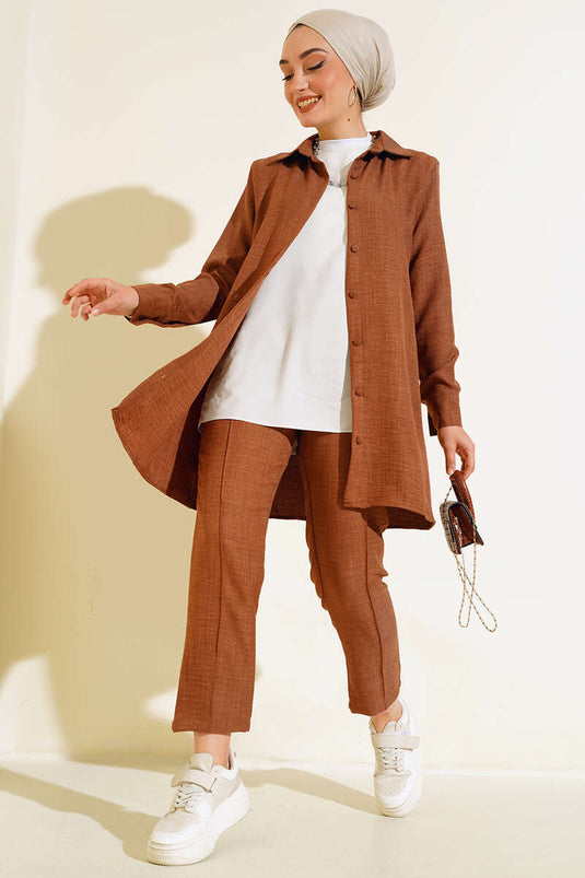 Abito in lino due pezzi marrone con bottoni superiori