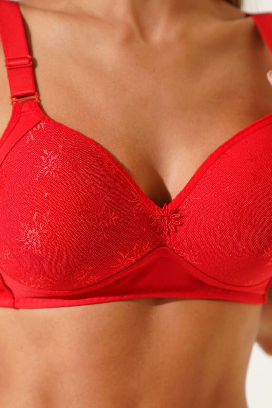 حمالة صدر دانتيل حمراء صغيرة الحجم