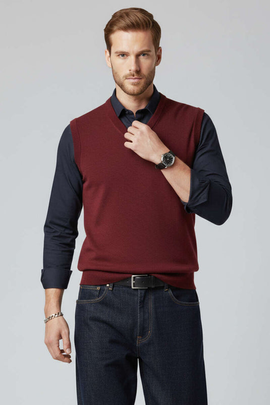 كنزة رجالية بدون أكمام باللون القرمزي