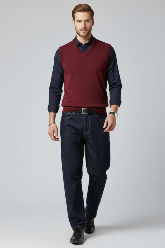 كنزة رجالية بدون أكمام باللون القرمزي