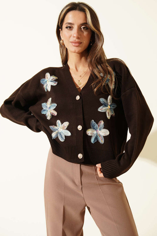 Kurze Strickjacke mit Knöpfen und Tüllblumen, Kaffee-Farbe