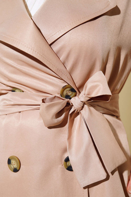 معطف واقٍ من المطر الجمل بثلاثة أزرار وياقة مزدوجة الصدر