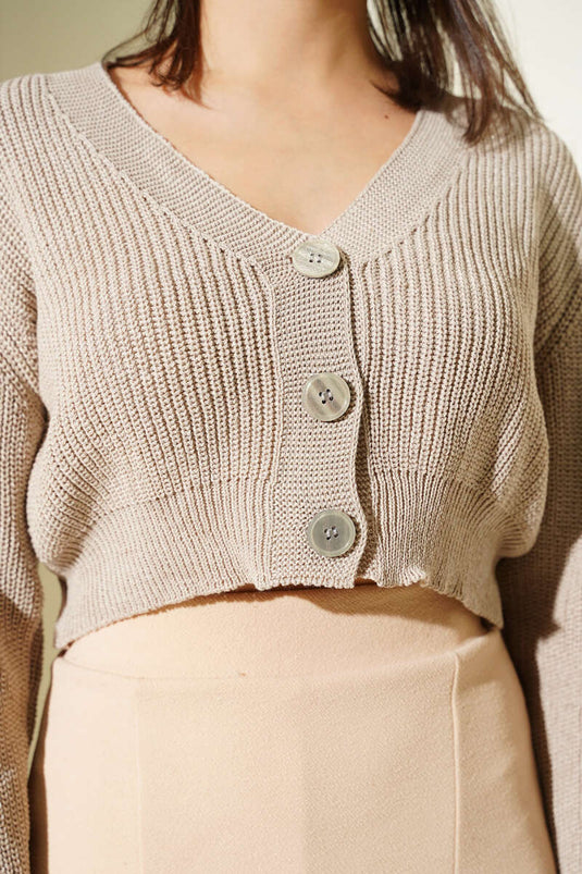 Three-Button Knitted Short Cardigan Beige