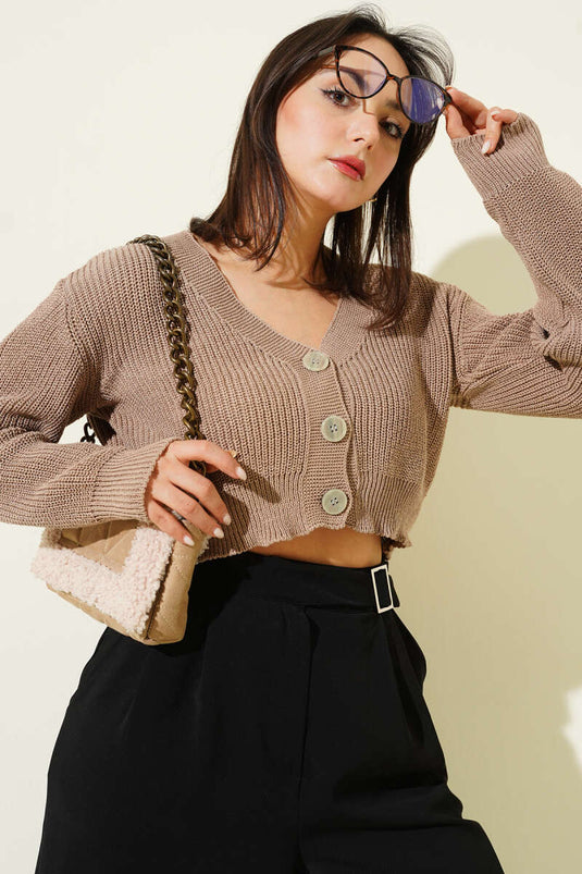 Three-Button Knitted Short Cardigan Latte